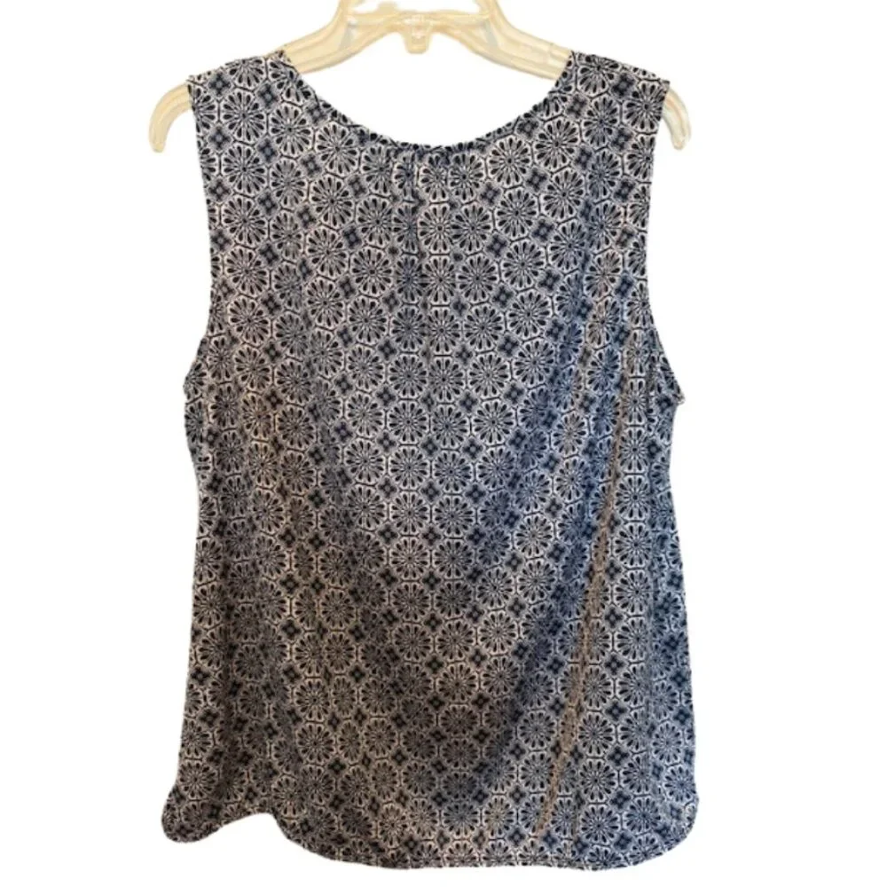 Liz Claiborne Tank Women's Navy and White Size XL Chic and Summer Ready NWT - Picture 2 of 6